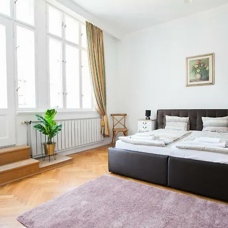 Apartman Chic & Charm *