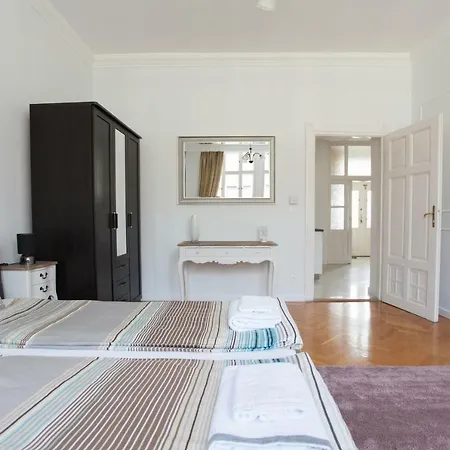 Chic & Charm * Budapest