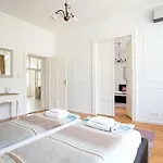 Chic & Charm Budapeste