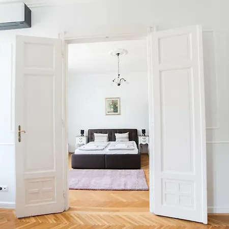 Chic & Charm Apartmán